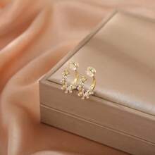 1pair High-End Luxurious Circle Design Faux Pearl & Copper Earrings, Ear Cuffs For Women Without Piercings, Silicone Ear Clips, Birthday Gift