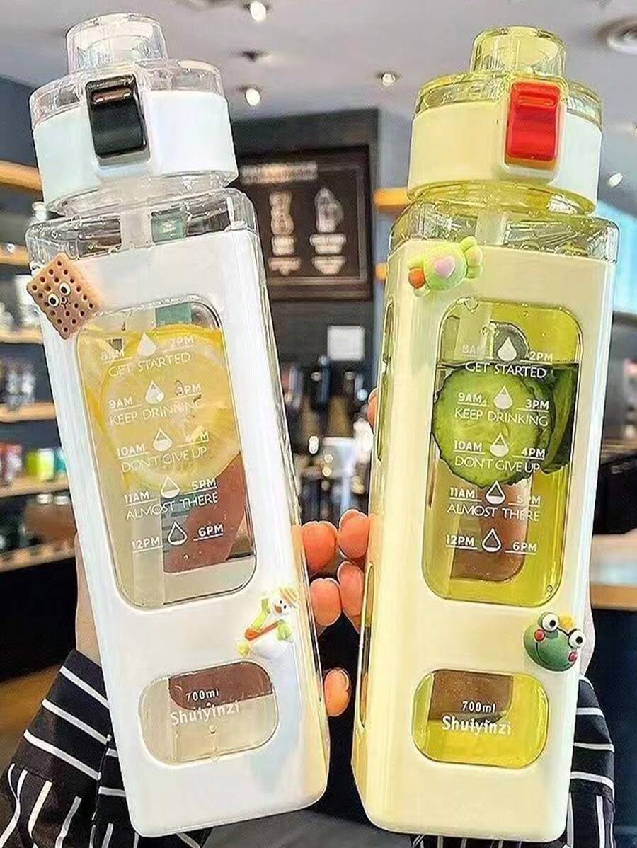 1 件，700 毫升运动水壶，便携式吸管杯，运动型塑料便携式方形水壶，4 种颜色 - 方形水杯 - 查看 1