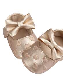 Golden Infant Shoes Embroidered Heart Infant Girl Shoes Soft Sole Toddler First Walkers Spring