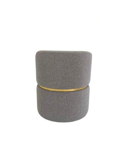 Puff cinza escuto com cinta dourada