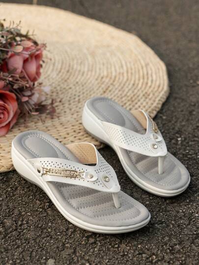 夏季新款女士金属沙滩拖鞋红网红罗马凉鞋舒适坡跟厚底女拖鞋软底圆头复古沙滩创意尖头拖鞋户外时尚百搭透明舒适出门有型