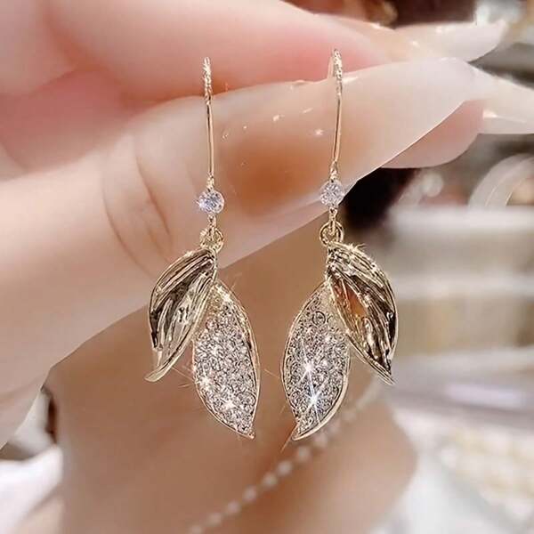 1 Pair Of Sparkling Full Rhinestone Leaf Shaped Hook Earrings Suitable For Girls