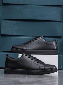 أحذية رياضية كاجوال للاستعمال اليومي لون أحادي للرجال