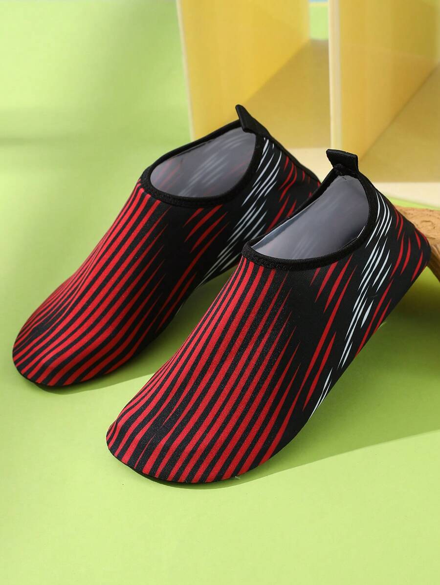 女士紅色條紋快干裸足健身工作室瑜伽游泳鞋，游泳鞋，水鞋，極簡滑入式水鞋襪 - 紅色 - 查看 1