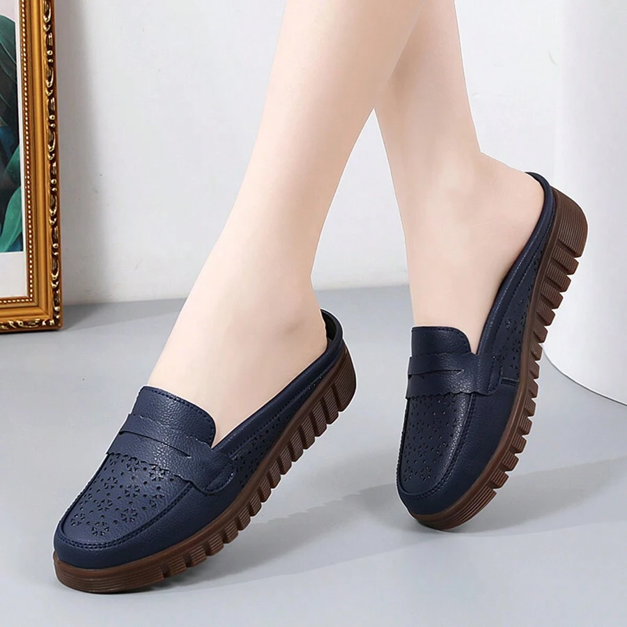 Zuecos de diseño perforado para mujeres, zapatos planos informales cómodos y transpirables para mujeres
