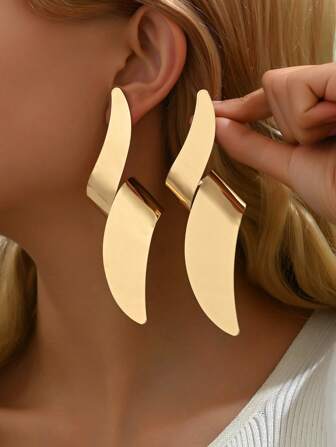 2 Large Fashion Exaggerated Sexy Lightning-Shaped Gothic Oversized Earrings Suitable For Sexy Plump Women Holiday Parties And Daily Wear Oversized But Not Heavy If You Mind, Please Choose Carefully And Place An Order