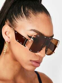 1pc Women's Oversized Flat Top Fashion Glasses, Y2K Square One-Piece Stylish Glasses, Retro Punk Large Frame , Metal Rivet Punk Glasses, Fashionable For Party, Music Festival, Beach, Holiday, Halloween, Summer Beach Vacation, Outdoor Activities, Travel