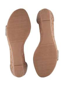 Solid Color Diamond Cross Strap Design Casual Platform Sandals With Adjustable Ankle Strap For Women. Versatile And Comfortable Sandals With Adjustable Strap For Daily And Casual Wear. Youth Sandal For Casual Use In Solid Color For Women.