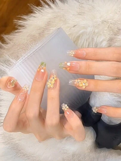 24入組短棺材形壓花假指甲，含有3D郁金香花和鑽石設計，附1入組果凍膠和1入組指甲文件，女性和女孩夏季指甲用品的亞克力指甲