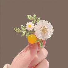 Red Rose Brooch, Vintage Red Rose Flower Bee Brooch, Anti-Slip Clothing Accessory, Wedding Brooch, High-End Gift Pin