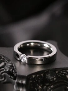 1 st. Roestvrijstalen Zilveren Eenvoudige Ring Met Enkele Strass Zirkonia Vingerband Geschikt Voor Vrouwen