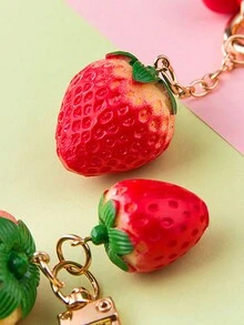 Llavero de fresa simulada con forma de corazón rojo con cinta para llavero, joyería para mujer niña. Lindo soporte para llaves de coche y mejor amigo. - listón rojo - Ver 6