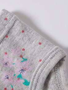 6条装小女孩舒适透气三角内裤，带有美人鱼、舞女、小花、彩色条纹等元素图案，适合幼儿和大童