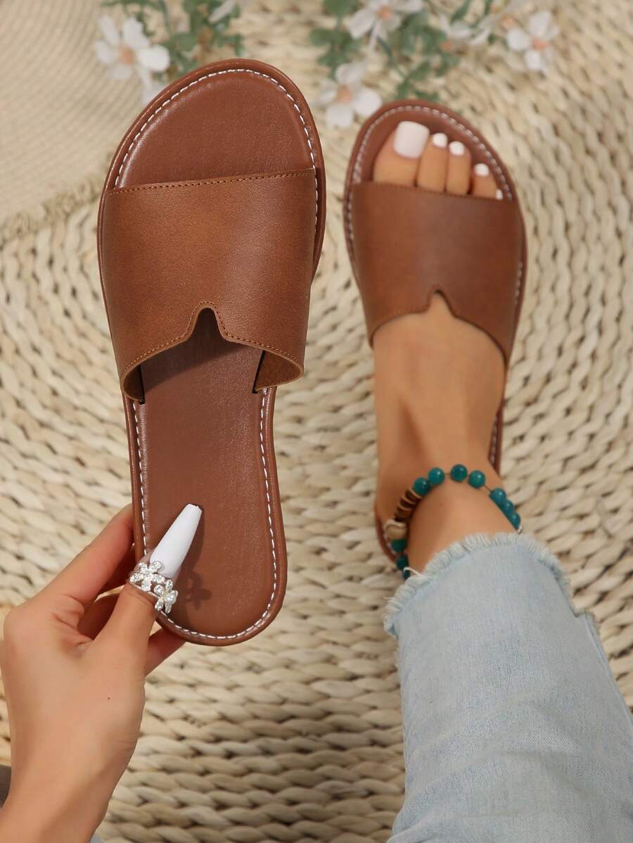 Chinelos de Verão para Mulheres Plus Size 2024 Novos Chinelos Planos de macio e Fashion com Solas Macias para Praia - Castanho - Ver 1