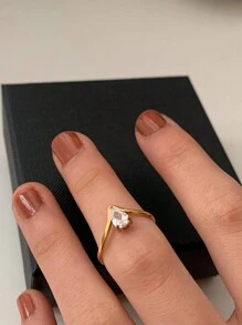 Single New Arrival V Shape Shiny Teardrop Cubic Zirconia Ring With Unique Design, Fine Luxury And 18K Waterproof Material, Delicate And Fashionable For Ladies