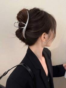 1pc Ladies Simple Gold-Tone Metal Hair Claw Clip In Cold Style, Fashionable & Versatile Hair Accessory For Daily Use,Gold Head Piece,Hair Accessories,Claw Clips,Hair Jaw Clip,Hair Clutch - Golden - View 6