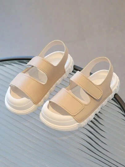 A Pair Of Children White Delicate PU Sports Sandals With , Simple Yet Stylish, Suitable For Summer