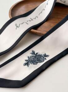 1 bucă eșarfă mică cu imprimare florală simplă, din mătase simulată, cu șarpui în dungi oblice la modă pentru femei, poate fi folosită ca eșarfă de geantă, bandă de păr, accesoriu de păr sau eșarfă decorativă pentru gât. Bandana, bandana pentru par, banda pentru cap Ideala pentru a-ti imbraca look-ul, la scoala de Ziua Indragostitilor - Alb-negru - Vizualizare 3