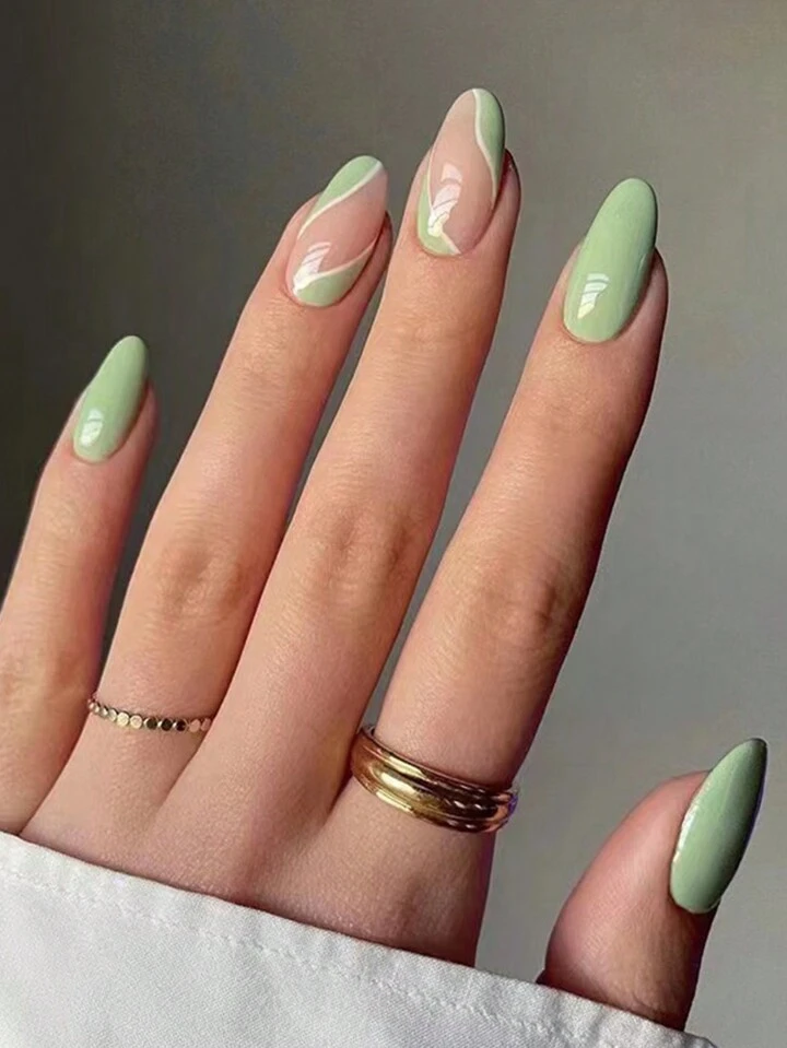 green nail aesthetic
