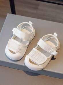 A Pair Of Cute Breathable Summer Sports Sandals With Hook And Loop Closure For Boys And Girls, Perfect To Prevent Kicking