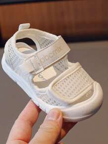 A Pair Of Cute Breathable Summer Sports Sandals With Hook And Loop Closure For Boys And Girls, Perfect To Prevent Kicking