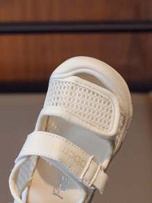 A Pair Of Cute Breathable Summer Sports Sandals With Hook And Loop Closure For Boys And Girls, Perfect To Prevent Kicking