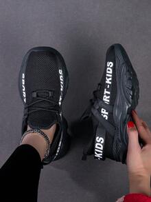 Tênis Feminino de Malha Respirável, Confortável, Leve e com Sola Grossa e Listras com Letras para Uso Casual