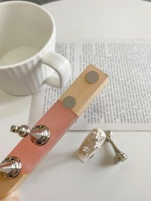Decorazioni per unghie con mosaico in legno e resina, magnete solido con una base magnetica autosucchiante, due supporti per unghie a forma di cuore in lega bianca grandi e tre piccoli, un set di supporti per unghie in resina, cristallo e acciaio con perline stile retrò giapponese e coreano, per uso domestico, per esterno, per signore, madri, sorelle, mogli, per coppie, per matrimoni, per saloni di bellezza e unghie, per San Valentino