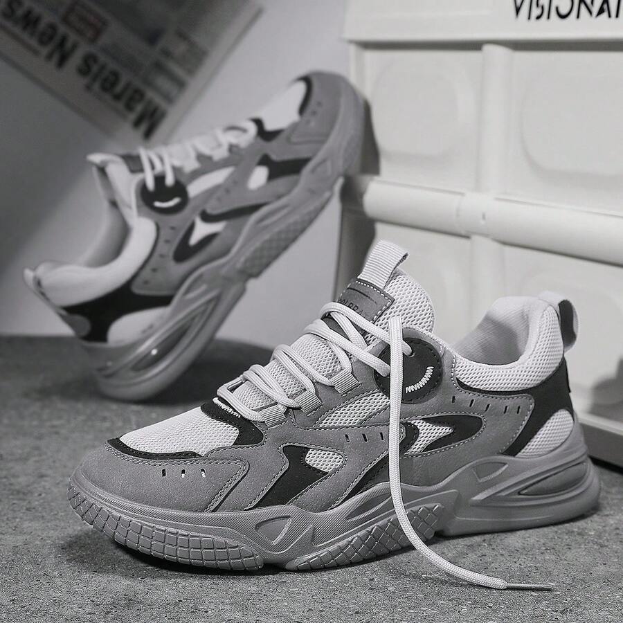 夏季男士運動鞋，2024年新款透氣防滑耐磨休閒鞋，軟底，適用於跑步和日常穿著 - 灰色 - 查看 1