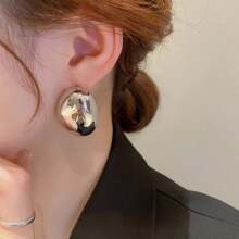 2pcs Women Gold Big Earrings, Sophisticated And Unique Design, Minimalist And Luxury Metal Silver Ear Studs, Fashionable And Elegant Suitable For Various Occasions.