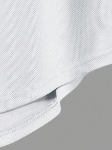 Regata atlética masculina de ombros largos com design de bainha curva, oferece caimento natural e camadas aprimoradas, adequada para levantamento de peso em academia e caminhadas ao ar livre