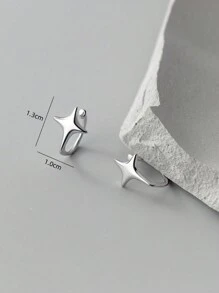 1pair Simple And Fresh Smooth Star Shaped Ear Clips Suitable For Women To Wear On Daily, Festival Or Party Occasions