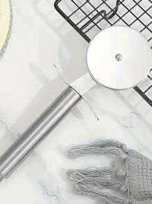 1pc Stainless Steel Pizza Roller Knife Pizza Cutter Pizza Cutter Pizza Cutter Stainless Steel Set Kitchen Pizza Cutter Pizza Cutter Wheel, Bisaro Knife, Food Safe Stainless Steel Pizza Slicer, Suitable For Pizza Pies, Waffles, Dough Cookie Sandwiches And Pastries Cake Cycle Knife, Sharp, Wheel Cutter (Silver, 19.5cm/7.68in)