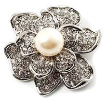 Brosche in Weiß-Gold-Ton mit cremefarbenen Kunstperlen, geeignet für jeden Anlass, Weihnachtsgeschenk