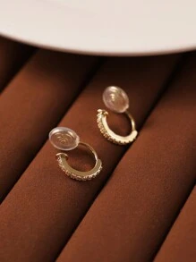 One Pair Of Delicate And Simple Copper-Plated Circular Earrings Set With Artificial  Without Ear Holes Suitable For Women To Wear Daily.