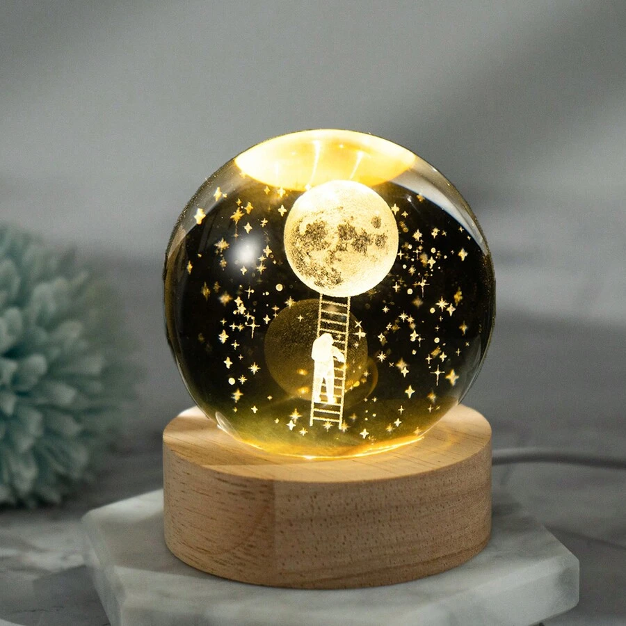 3D雷射雕刻登月水晶球，宇宙系列天空、星空、星系主題禮物，USB可充電木製底座暖色調桌上裝飾燈，適用於家居客廳，假日禮物，6厘米直徑水晶球 - 暖白色 - 查看 1
