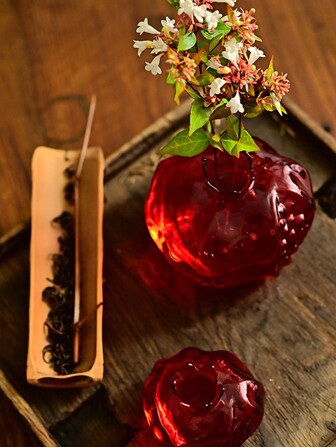 1pc Vintage Mini Glass Pomegranate Shaped Flower Vase, Home Decor, Desktop Flower Vase For Floral Arrangement And Water Planting, Holiday Gift Gifts Birthday Graduation Room Decor Glass Vase