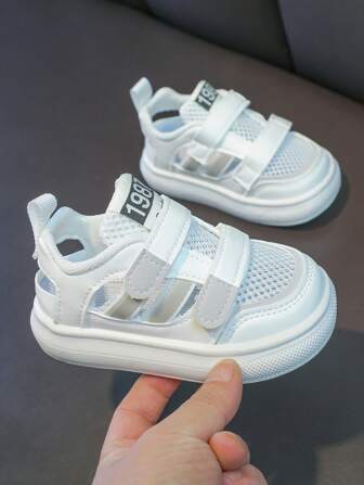 Spring And Summer Children Sports Sandals 1-5 Year Old Breathable Mesh Flat Baby Boys And Girls Walking Shoes With Non-Slip Soft Sole