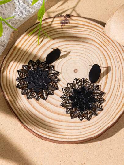 أقراط متدلي بزهر بقص مجوف