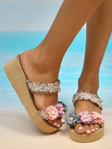 1 paire de sandales à plateforme et talon compensé avec décoration florale dans un style mignon et coloré pour femmes. Sandales confortables à enfiler avec semelle épaisse, idéales pour les activités casual, les voyages et les sorties
