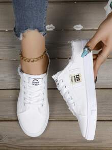 Giày vải thông thường dành cho nữ Giày vải thoáng khí mùa hè Giày nữ "Giày vải trắng và xanh Giày thể thao đế bằng đa năng có đế mềm chống trượt và dép nửa ren, Giày vải thông thường thể thao nhẹ và phổ biến năm 2024 - trắng - Xem 2