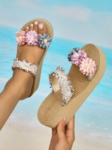 1 paire de sandales à plateforme et talon compensé avec décoration florale dans un style mignon et coloré pour femmes. Sandales confortables à enfiler avec semelle épaisse, idéales pour les activités casual, les voyages et les sorties