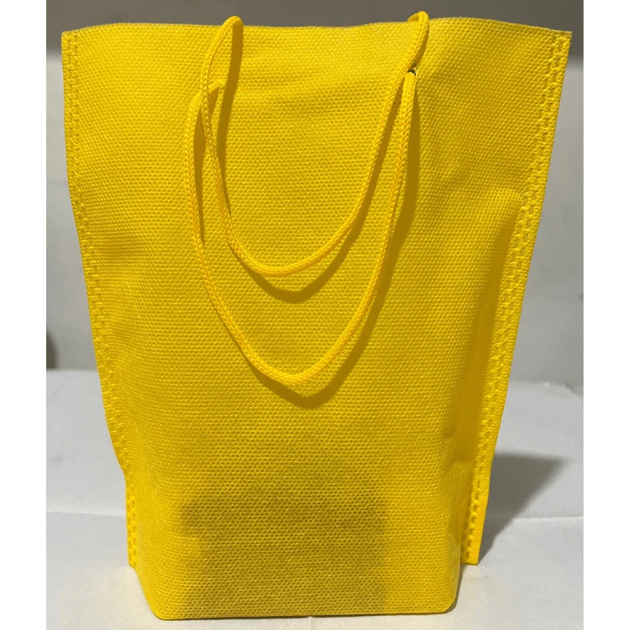 TNT Bag With Drawstring Handle - STANDS ON THE TABLE - Pack Of 10 Units - MEDIUM (22cm X 26cm) - COLORS - 黃色 - 查看 1