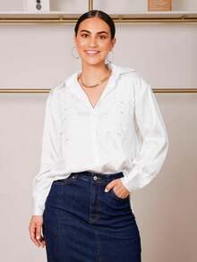 Blusa dama con detalle de flores con encaje y pedrería    Moda y casual Seda satin textura  Color sólido delicado bordado de manga larga mujer camisa - Blanco - Ver 1