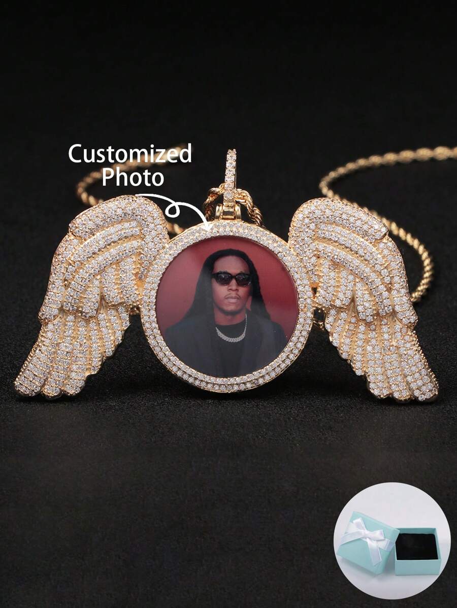 定制个性化天使翅膀镶嵌彩色照片项链，母亲节礼物，情人节礼物，生日周年纪念，送朋友、同学、毕业、圣诞节、家人高端礼物亮片时尚、复古、男女通用、老钱、野性、哥特、朋克定制、个性化、独特理想礼物，适合他/她、男朋友、女朋友、爸爸、妈妈、家人、朋友、祖父母、儿子、女儿、宠物，适合周年纪念日、生日、日常佩戴、舞会、父亲节、母亲节、情人节、毕业典礼、婚礼 - 金色 - 查看 1