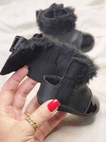 Bota Botinha Bebê Menina Pelúcia Feminina Recém Nascido Maternidade Inverno 14 ao 19 - Preto - Visão 3