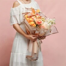 5 Stücke/10 Stücke/20 Stücke Jelly Film Wasserdichte Blumenarrangement Verpackung Papier Bettwäsche Blumenstrauß Geschenk Verpackung Florist Zubehör, Muttertag Geschenk Wasserdichte Blumen Verpackung Papier, geeignet für Blumenarrangement, Geschenkverpackung, insbesondere für Muttertag, Partys, Hochzeiten und jede besondere Anlässe. Halbtransparent und einfach zu bedienen für DIY-Projekte. Es kann für Blumenstraußarrangement, Geschenkverpackung und Partydekoration verwendet werden. Diese Art von Verpackungspapier ist leicht, langlebig und Must-Have für jeden Blumenladen oder Geschenkeladen.