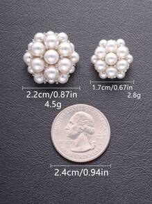 4pcs / Conjunto de 3D pérola floral em metal com botão de design de forma de meia bola, acessório versátil para casacos, cardigans, jaquetas, costura, embrulho de presentes, artesanato, arranjos florais, sapatos, chapéus DIY femininos.