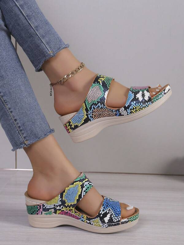 نعال حريمي خرجيات من تصميم هندسي جديد من جلد البو، برقبة مستديرة مريحة للخارج،شريحة ذاتية السماكة الفخمة