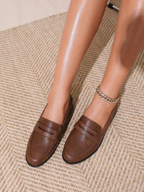 Versatile Fashionable Women Slip-On Loafers Flat Low Heel Comfortable Work Shoes For Driving/Office